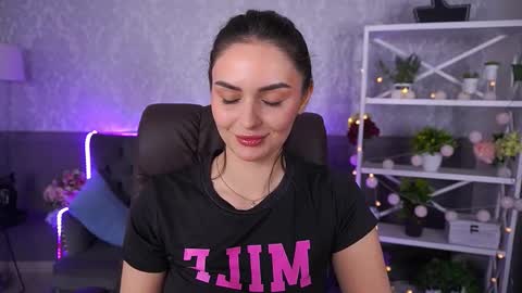 Snapshot of milashalovely chatting on October 28, 7:23 am Milasha online show from October 28, 7:23 am