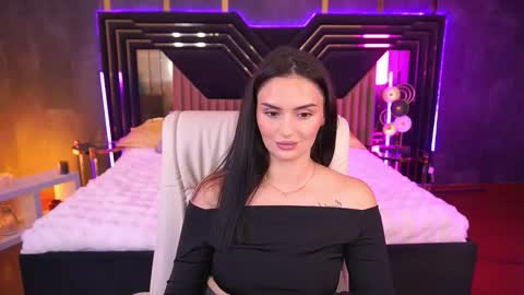 Snapshot of milashalovely chatting on November 7, 2:28 pm Milasha online show from November 7, 2:28 pm