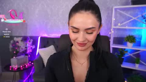 Snapshot of milashalovely chatting on November 15, 9:11 pm Milasha online show from November 15, 9:11 pm