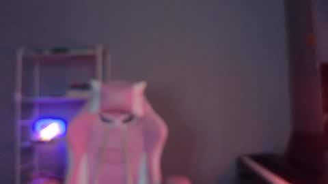 Snapshot of milaslovv chatting on February 6, 8:18 am Mila online show from February 6, 8:18 am