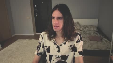 Snapshot of milaslovv chatting on April 12, 1:54 am Mila online show from April 12, 1:54 am