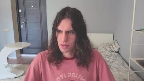 Snapshot of milaslovv chatting on June 15, 8:27 am Mila online show from June 15, 8:27 am
