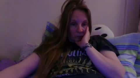 Snapshot of milastoned chatting on April 18, 7:07 pm Mila online show from April 18, 7:07 pm