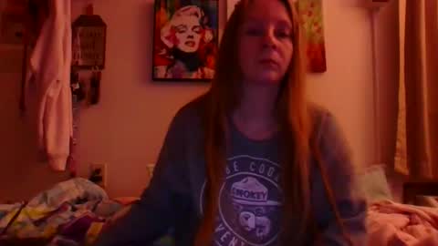 Snapshot of milastoned chatting on April 20, 11:35 am Mila online show from April 20, 11:35 am