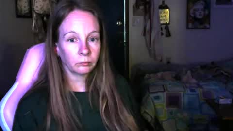Snapshot of milastoned chatting on April 23, 1:35 pm Mila online show from April 23, 1:35 pm