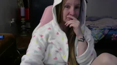 Snapshot of milastoned chatting on May 7, 4:45 pm Mila online show from May 7, 4:45 pm