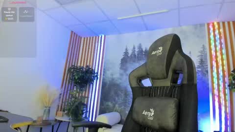 milastoyne online show from May 24, 8:41 am