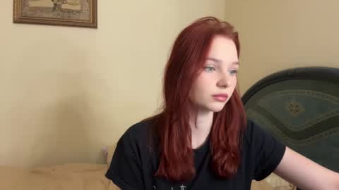 Snapshot of milav_ chatting on March 21, 10:53 am Lana online show from March 21, 10:53 am