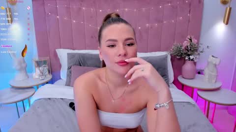 Snapshot of milavox chatting on March 1, 8:45 am Mia online show from March 1, 8:45 am