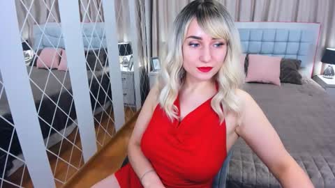 Snapshot of milenadaisy chatting on February 13, 9:27 am MilenaDaisy online show from February 13, 9:27 am