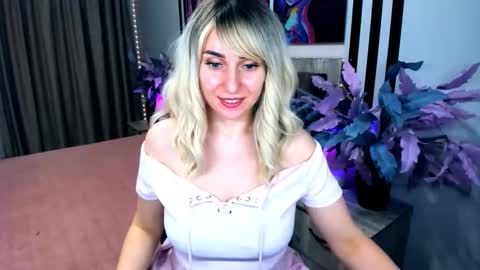 Snapshot of milenadaisy chatting on March 31, 2:50 pm MilenaDaisy online show from March 31, 2:50 pm