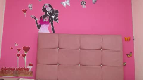 Snapshot of milenamount303av chatting on November 26, 8:54 pm milenamount303av online show from November 26, 8:54 pm