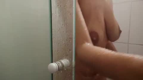Snapshot of milenasantos22n chatting on July 23, 3:32 pm milenasantos22n online show from July 23, 3:32 pm
