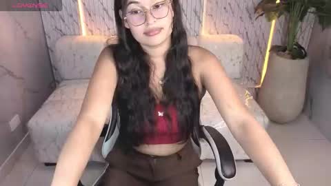 Snapshot of milenka_tx chatting on March 6, 8:27 pm milenka_tx online show from March 6, 8:27 pm
