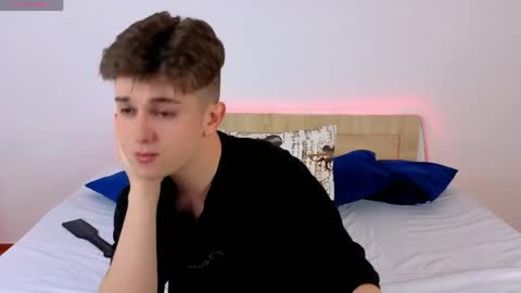 Miles online show from May 23, 4:39 am