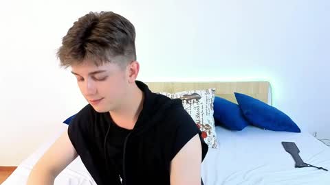 Miles online show from May 28, 7:27 am