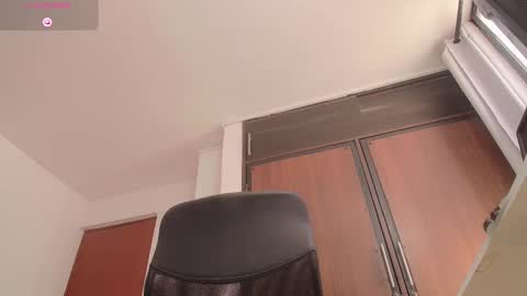 Miley online show from December 3, 2:59 pm