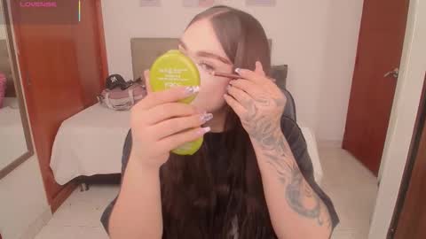 Miley online show from February 20, 3:23 pm