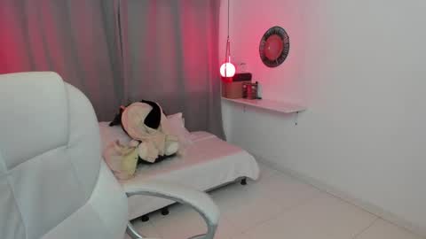  IEY EY  online show from November 4, 3:05 am