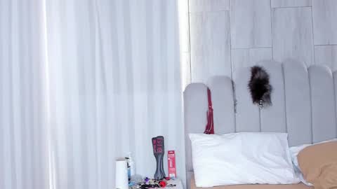 Snapshot of mileyerikson chatting on September 29, 12:54 pm MILEY online show from September 29, 12:54 pm