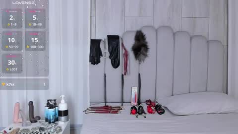 Snapshot of mileyerikson chatting on January 15, 3:33 am MILEY online show from January 15, 3:33 am