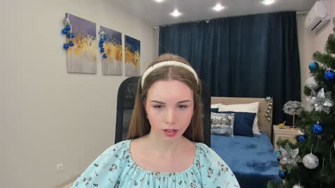 mileygloss online show from December 11, 12:02 am