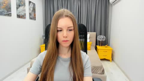 mileygloss online show from February 18, 4:37 am