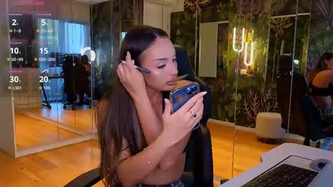 Miley Sin online show from December 4, 2:04 pm