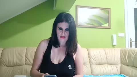 Snapshot of milf44milf chatting on May 25, 5:41 pm milf44milf online show from May 25, 5:41 pm
