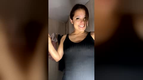 Melissa online show from June 1, 1:35 pm