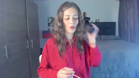 Snapshot of milf_darling chatting on March 13, 10:49 pm Victoria online show from March 13, 10:49 pm