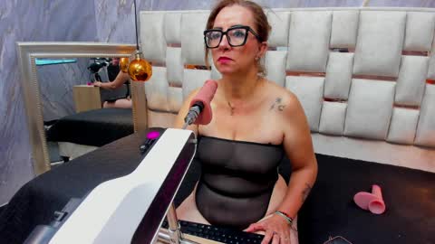 Snapshot of milf_drip chatting on March 26, 1:06 pm Lili online show from March 26, 1:06 pm