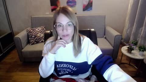 milf_for_u777 online show from September 29, 1:27 pm