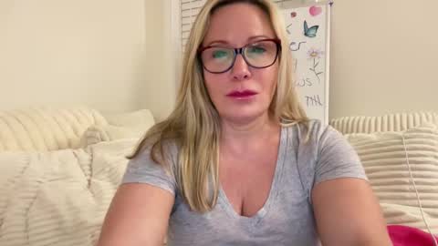 MIlf Goddess online show from September 15, 2:22 am
