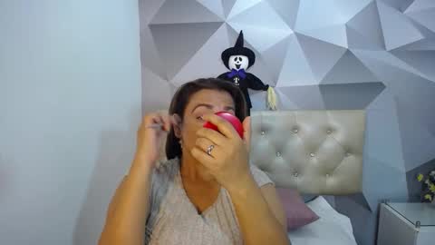 milf_hugeboobs online show from October 29, 6:31 pm