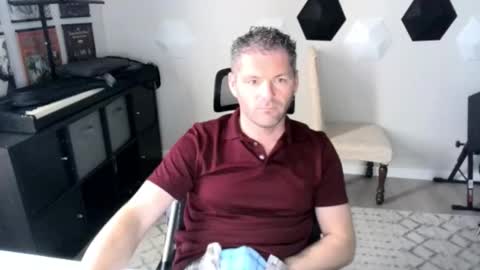 Snapshot of milf_hunter567 chatting on October 19, 7:14 pm milf_hunter567 online show from October 19, 7:14 pm