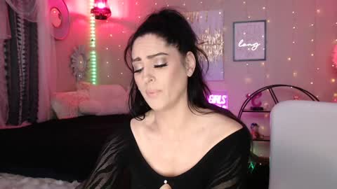 Snapshot of milf_lacey chatting on December 24, 10:39 pm Milf Lacey online show from December 24, 10:39 pm