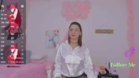 Aura  online show from November 30, 2:15 am