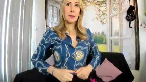 Snapshot of milfashley chatting on March 19, 12:53 pm ASHLEY online show from March 19, 12:53 pm