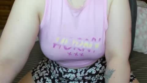 Snapshot of milfdeaa chatting on June 6, 6:51 am Dea online show from June 6, 6:51 am