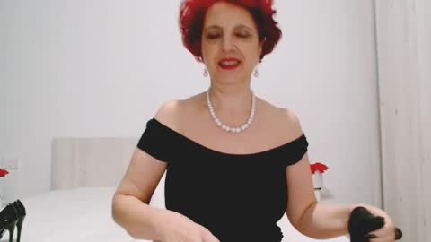 Milfsupreme online show from December 6, 3:55 pm