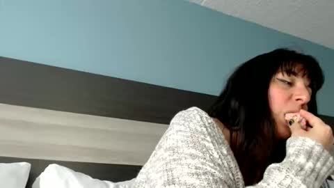 Snapshot of milfmonee chatting on April 13, 6:46 pm MILF Monee online show from April 13, 6:46 pm