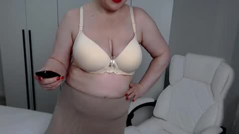 MilfScarlette online show from December 21, 4:57 pm