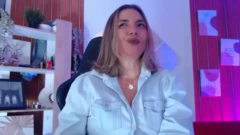 Sara  online show from July 29, 10:57 am