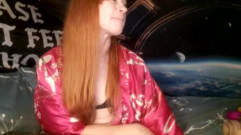 Mia online show from February 16, 9:27 pm