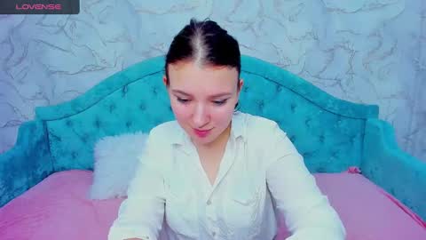 milinafox online show from February 7, 1:25 am