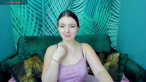 milinafox online show from March 10, 1:12 am