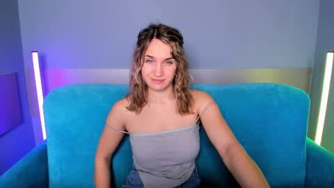 milkablond online show from December 24, 2:21 am