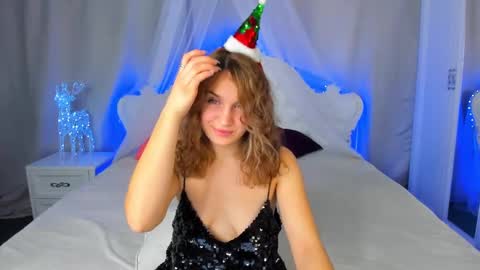milkablond online show from December 29, 12:41 am