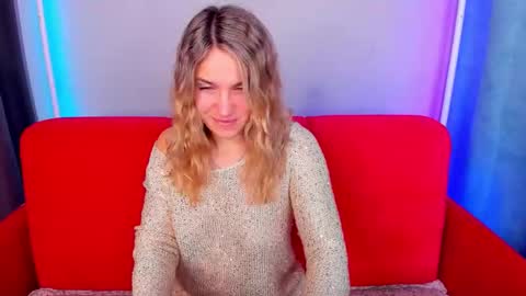 Snapshot of milkablond chatting on November 30, 12:58 am milkablond online show from November 30, 12:58 am